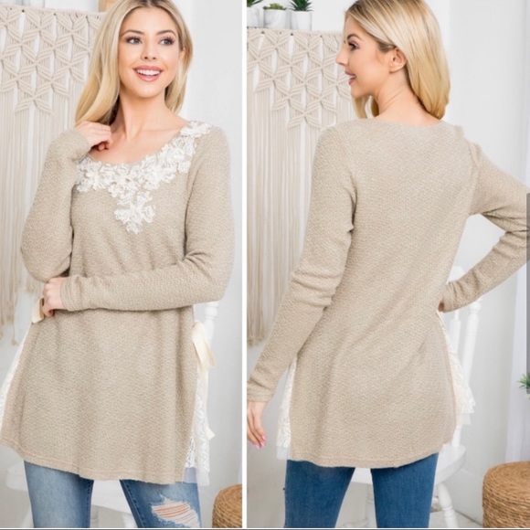 A’reve Floral Appliqué Sweater, Side Bow Ties & Lace Detail
Size S - Picture 2 of 11